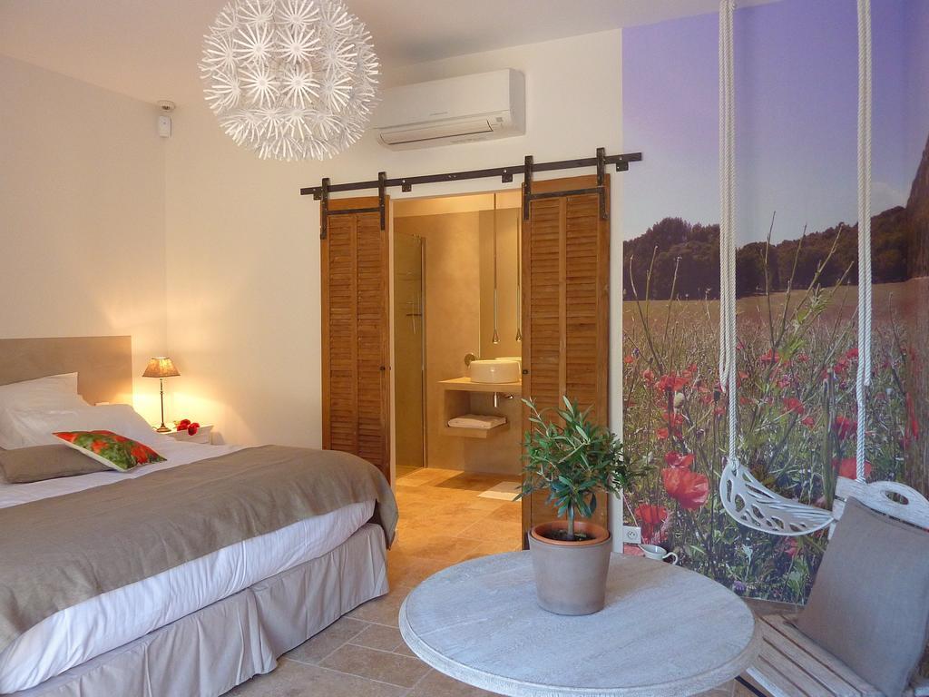 เล มาเซต ดู ลูเบอรง Bed & Breakfast Puget ห้อง รูปภาพ