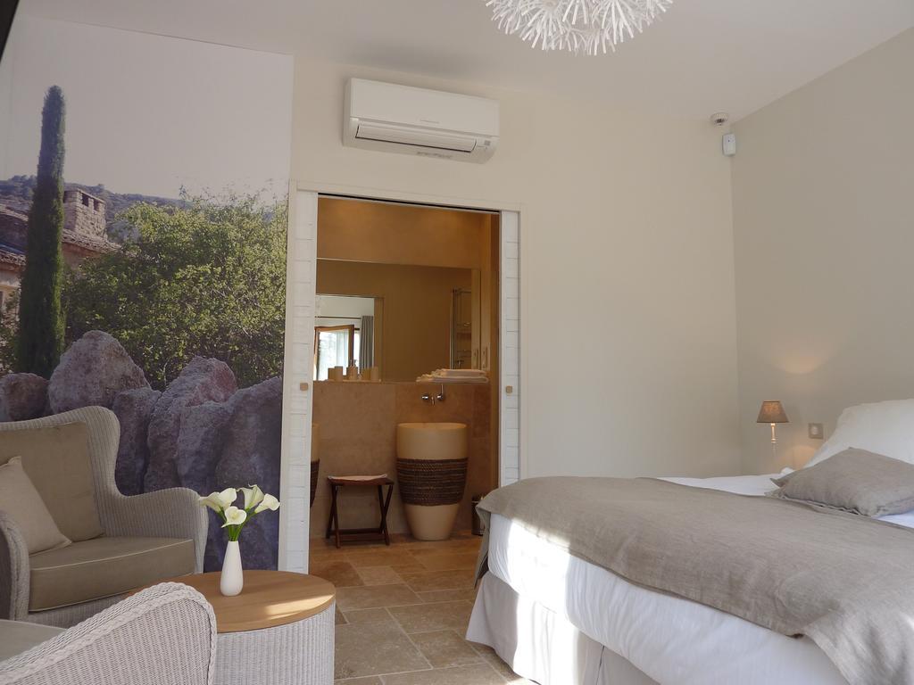 เล มาเซต ดู ลูเบอรง Bed & Breakfast Puget ห้อง รูปภาพ